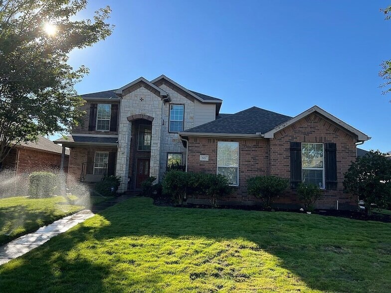 Foto principal - 607 Tuskegee Dr