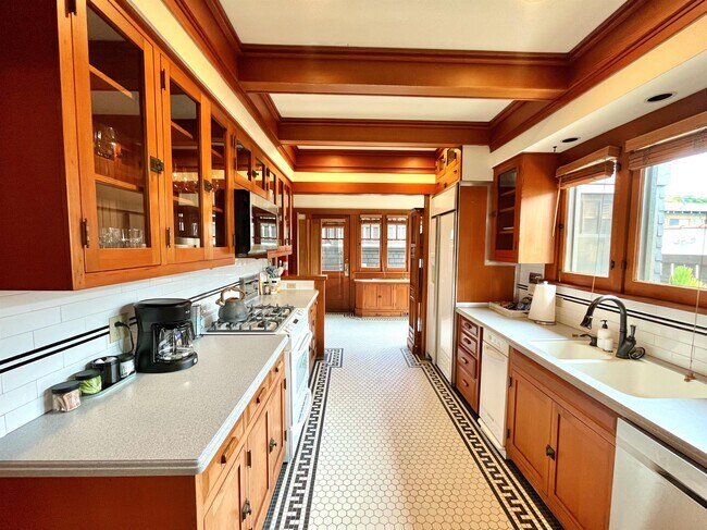 Foto del edificio - 2303 E Ocean Blvd