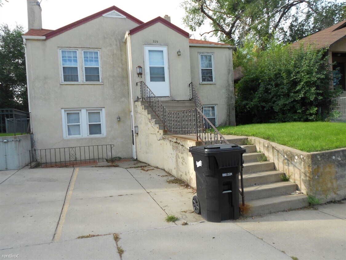 315 E Ave C, Bismarck, ND 58501 Townhouse for Rent in Bismarck, ND