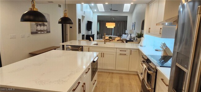 Foto del edificio - 662 Kings Way