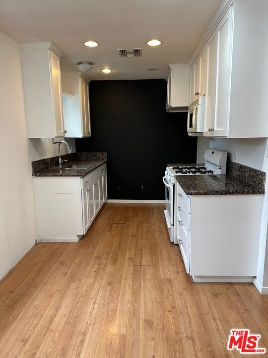 Foto del edificio - 5344 Don Pio Dr