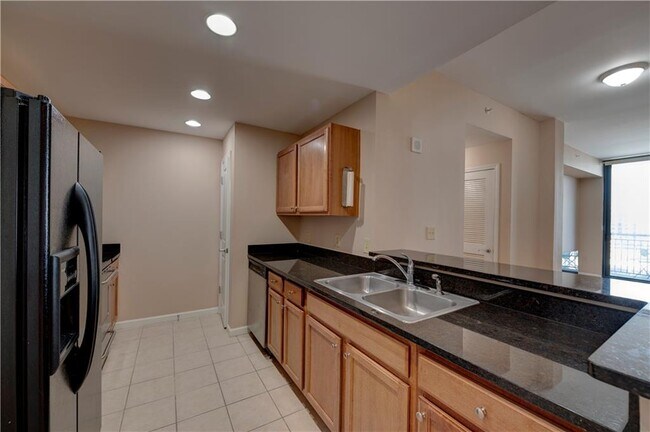 Building Photo - 3040 Peachtree Rd NW