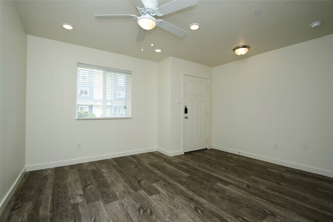 Foto del edificio - 21155 Gosling Rd
