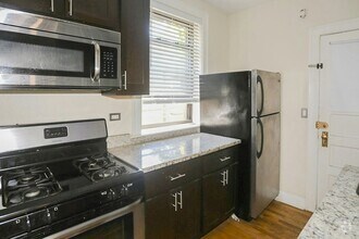 Building Photo - 4717 N Leavitt St