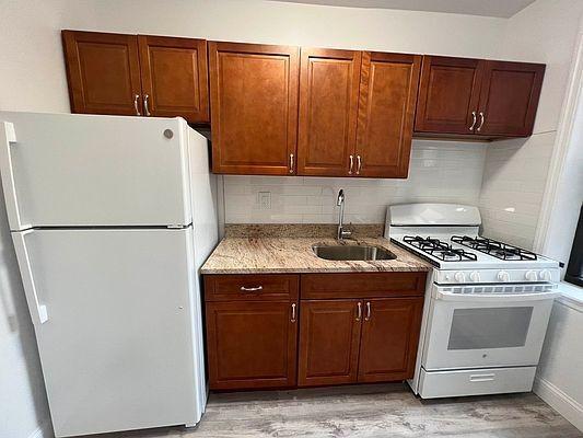 Foto del edificio - 2 bedroom in BRONX NY 10456