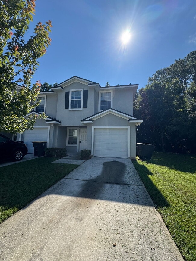 4 bedroom 2.5 bath townhome with 1 car att... - 4 bedroom 2.5 bath townhome with 1 car att...