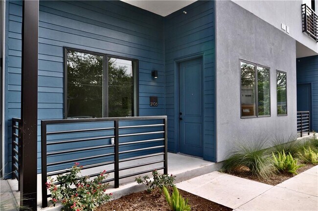 Foto del edificio - 2709 E 5th St