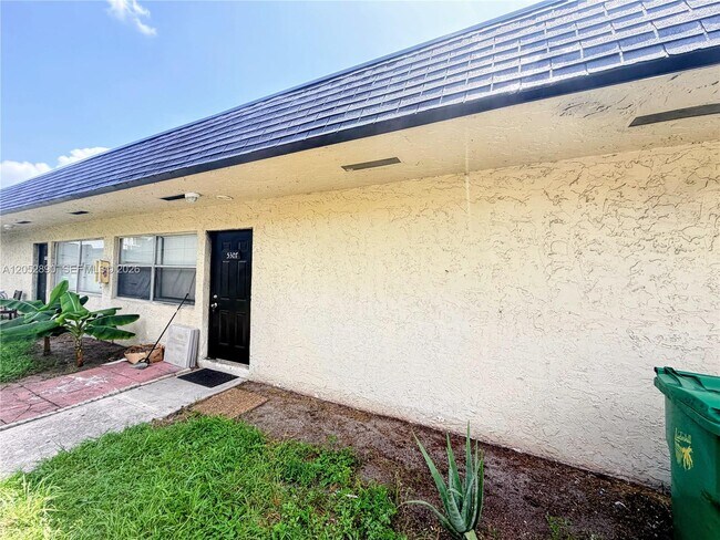 Foto del edificio - 5307 NW 23rd St