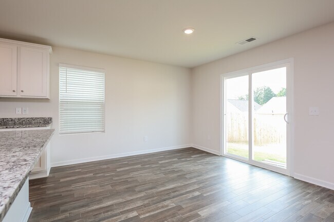 Foto del edificio - 2131 Southlea Dr