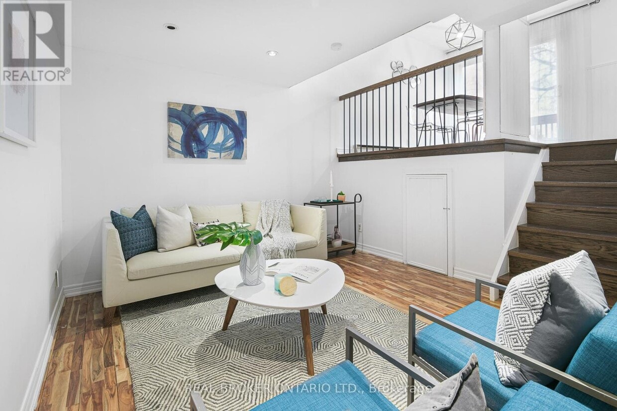 Photo principale - 1666 Queen St E