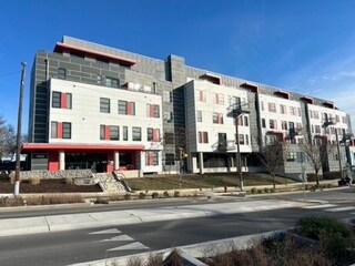 Building Photo - 1900 12th Ave S