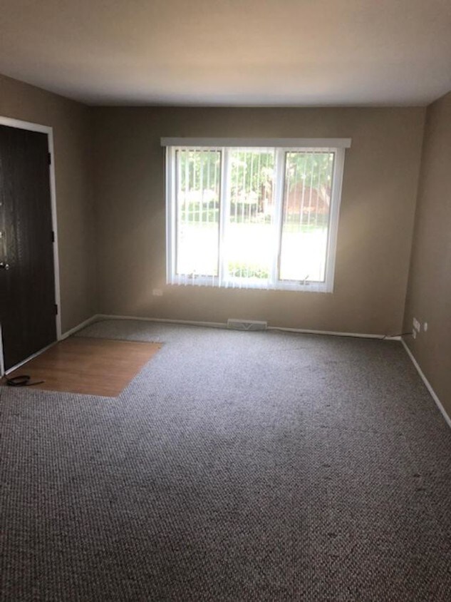 1044 Camellia Dr, Munster, IN 46321 Apartments in Munster, IN