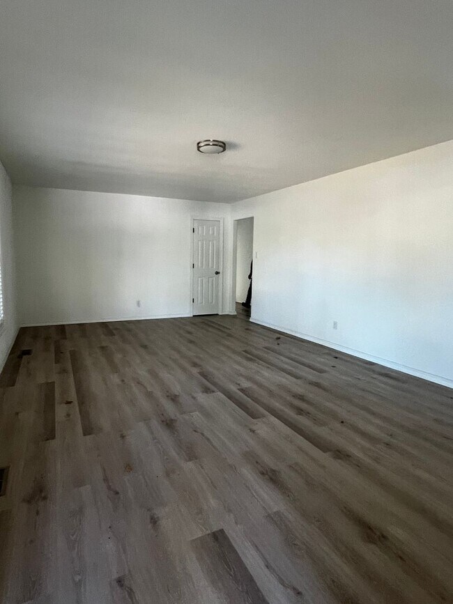 Foto del edificio - Newly remodeled 4 bedroom 2 bathroom house