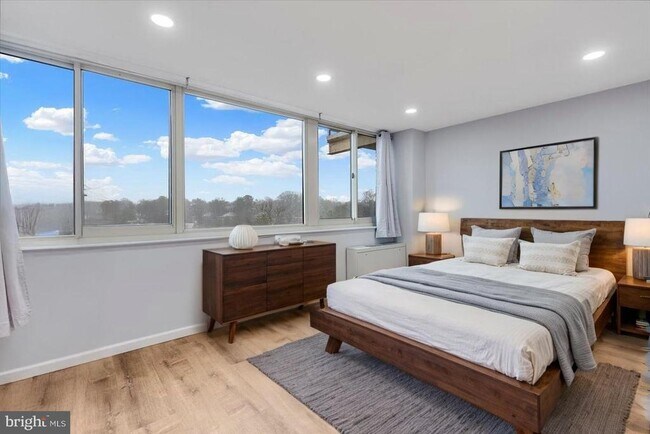 Foto del edificio - 4520 King St