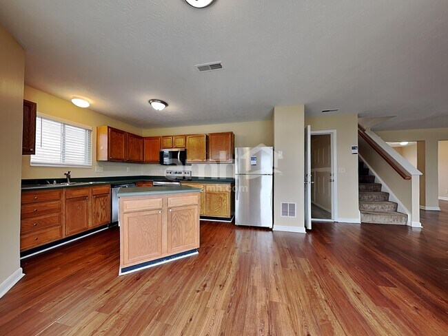 Foto del edificio - 3188 Summitrun Drive