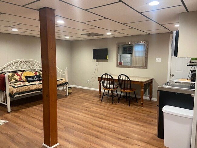Foto del edificio - Knoxville 37909 - Studio apartment - call ...