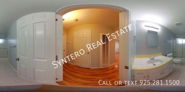 Foto del edificio - 1595 3rd Ave