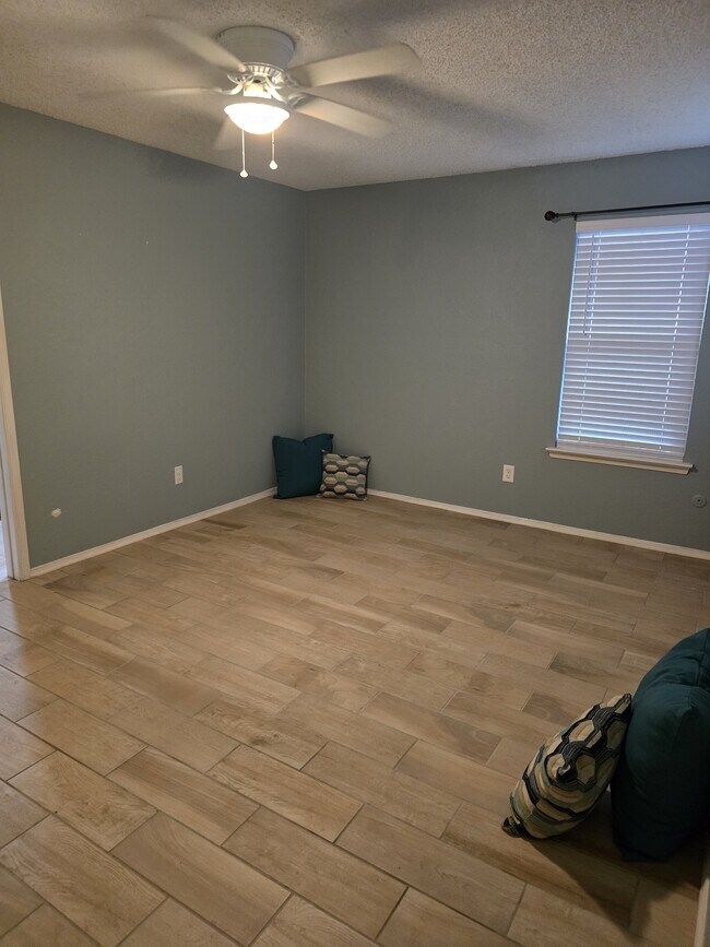 Primary Bedroom - 1437 Palmnold Cir W