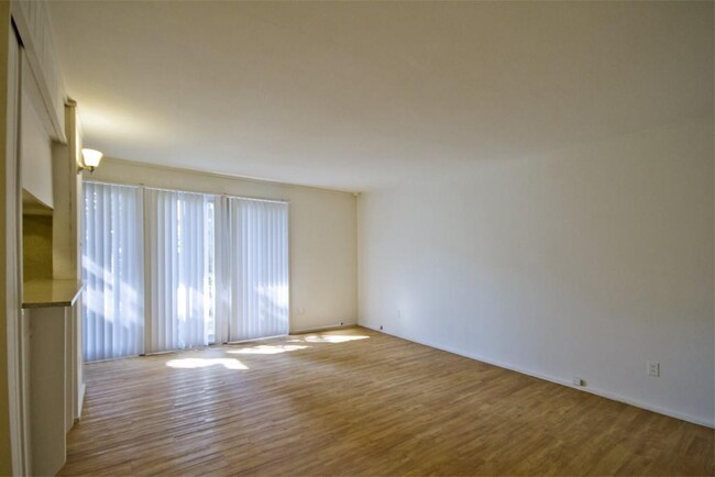 Foto del edificio - 1000 Heights Blvd