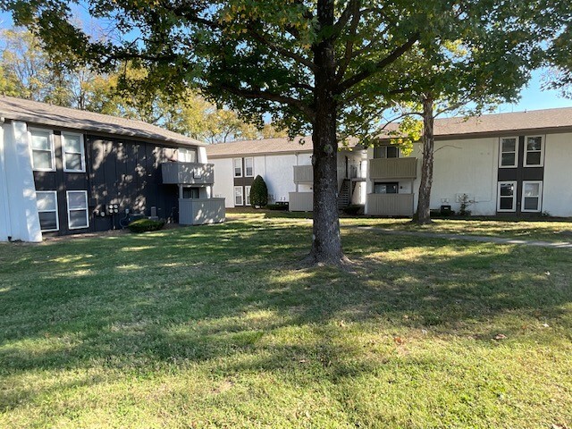 Landscaping - Peppertree Apartments