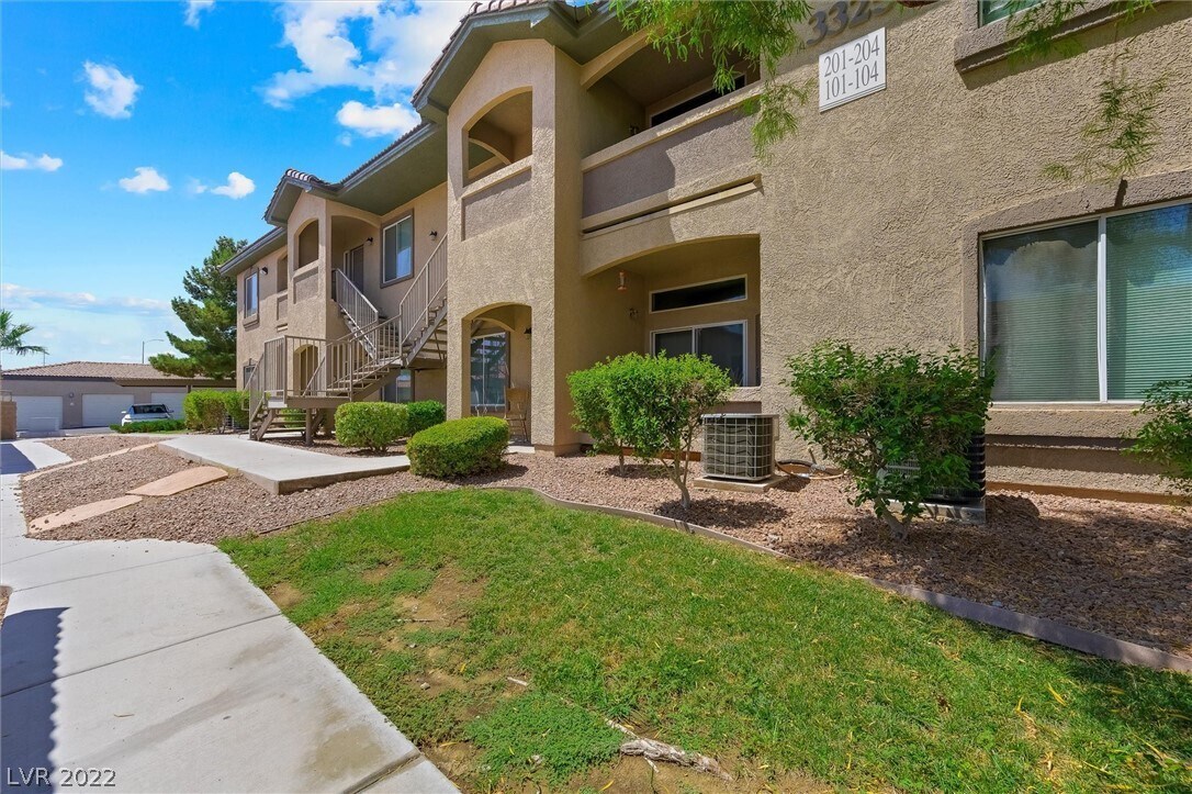 Foto principal - 3325 Cactus Shadow St
