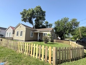 Building Photo - 1029 Thomas V Bryant Dr