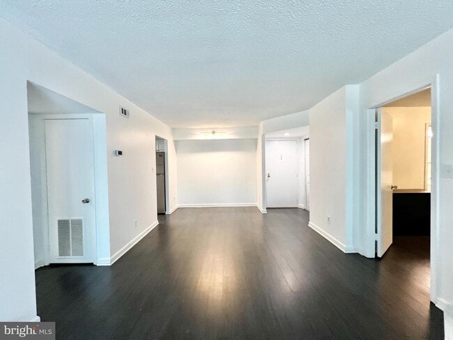 Foto del edificio - 805 N Howard St