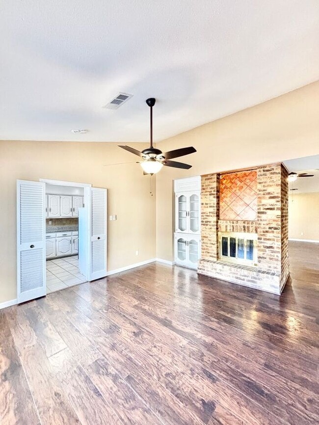 Building Photo - 609 Tiffany Trail
