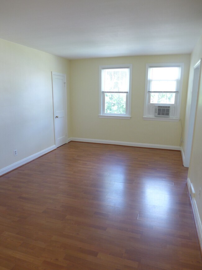 Foto del edificio - 1129 Gleneagle Rd