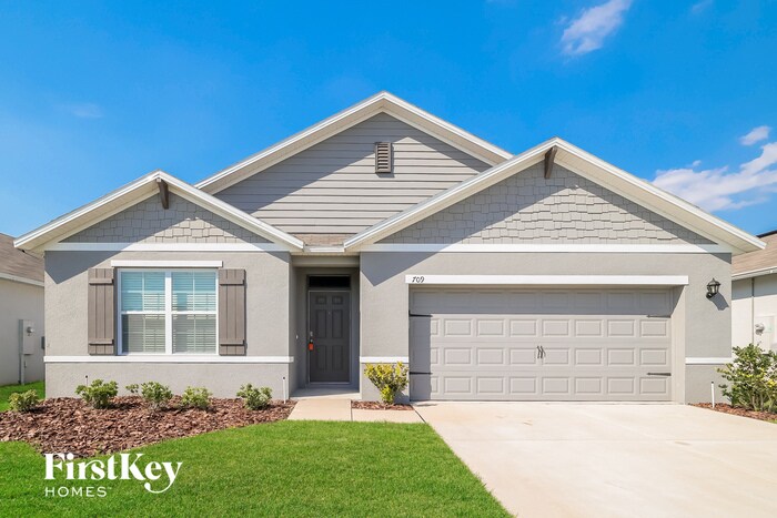 Foto principal - 709 Kindred Ln