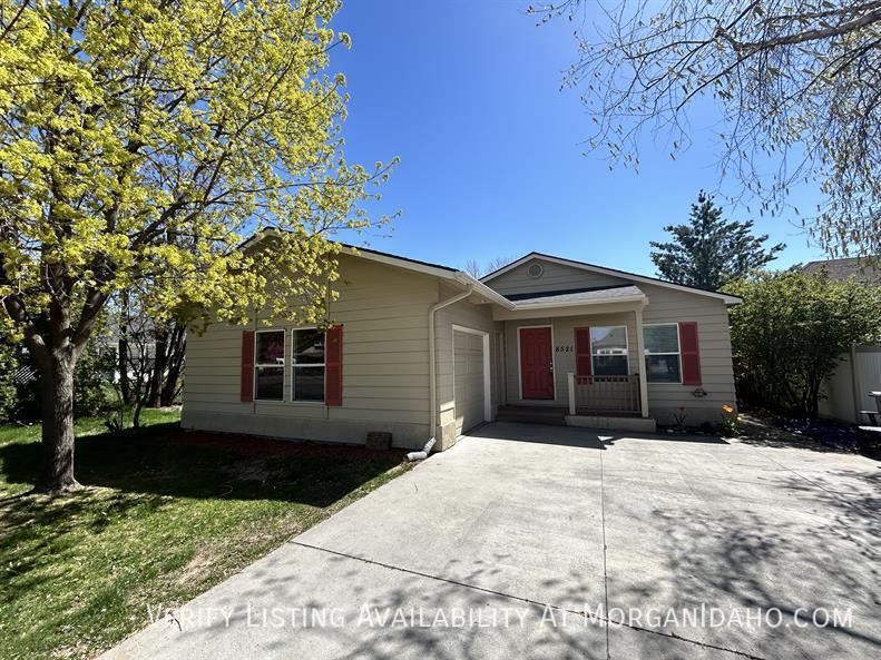 Foto principal - 8521 W Marigold St