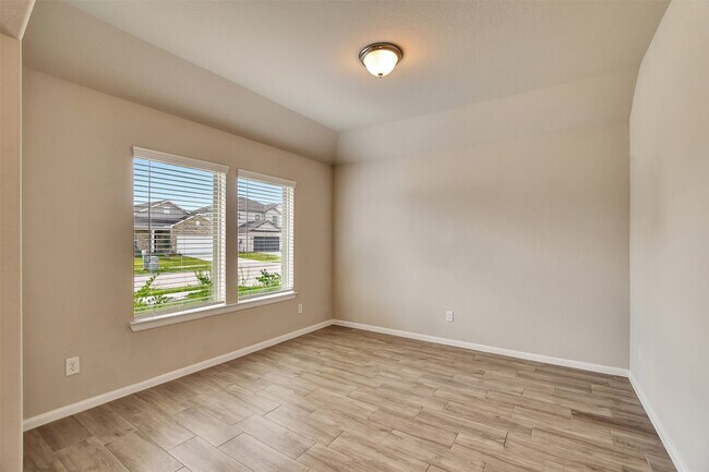 Foto del edificio - 388 Kendall Crest Dr