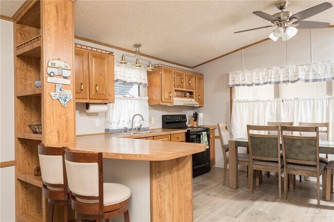 Building Photo - 13 Cory Dr