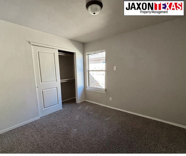 Building Photo - 5938 Megan St