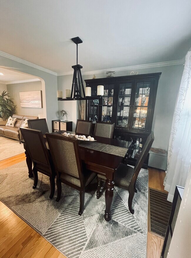 Dining room - 3956 N Mobile Ave