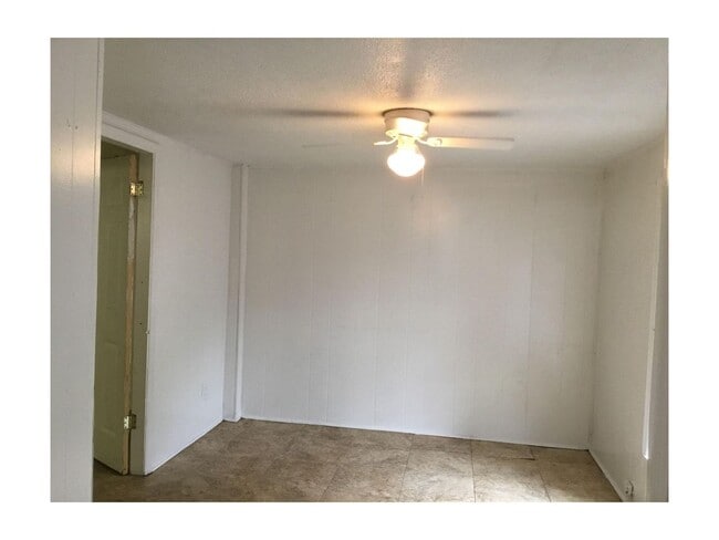 Building Photo - 1016 Greenslake Rd-