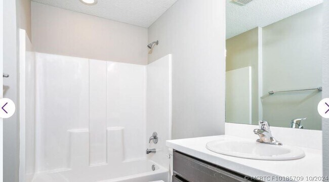Foto del edificio - 1261 SW Goodman Ave