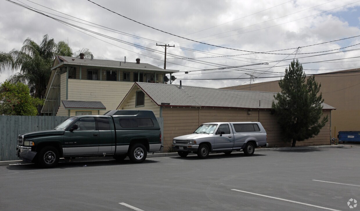 Building Photo - 459 N La Cadena Dr