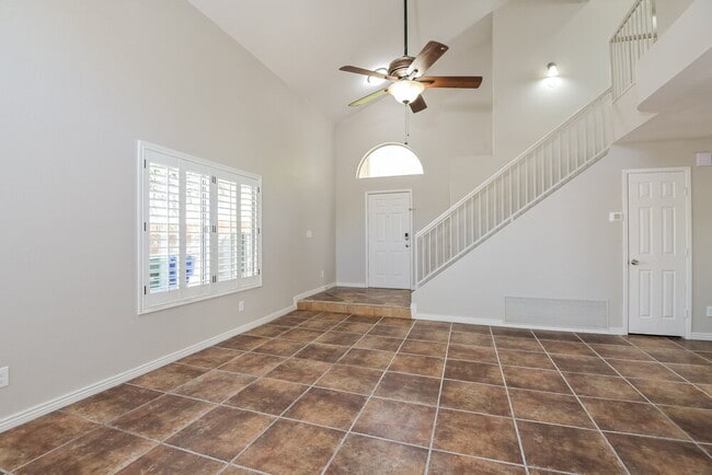 Building Photo - 2571 W Blaine Ct