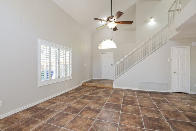 Foto del edificio - 2571 W Blaine Ct