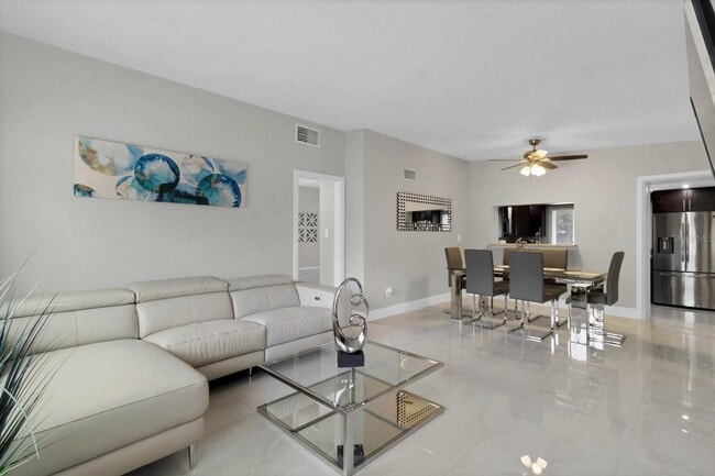 Foto del edificio - 5838 Sage Dr