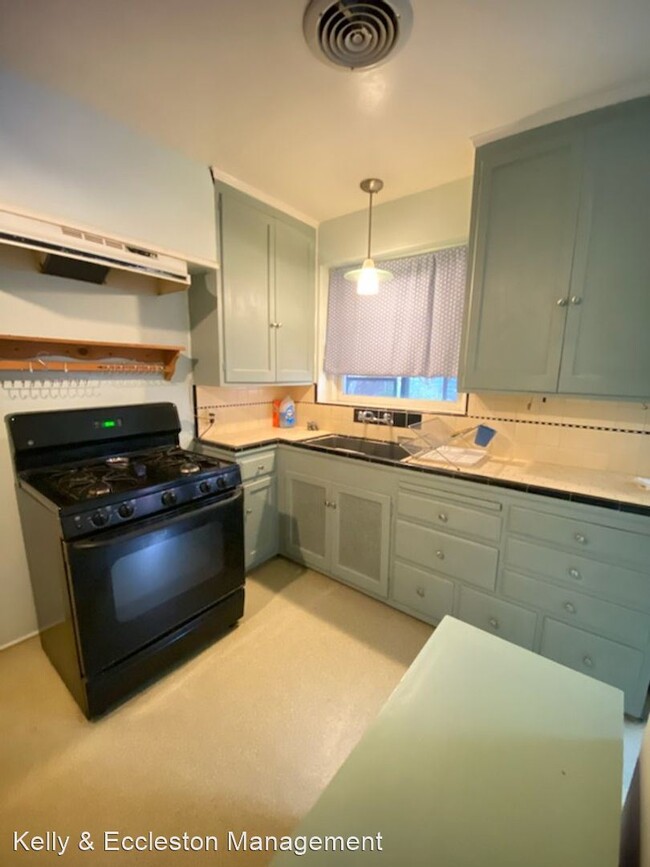 2 br, 1 bath House - 114 Quincy Street photo'