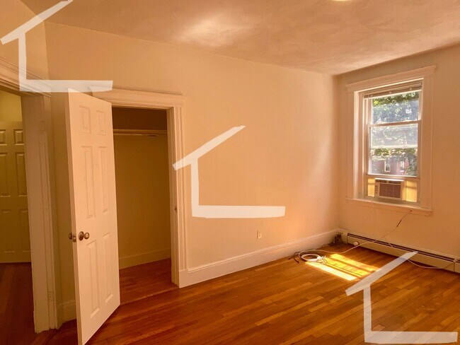 Foto del edificio - Great for Grads and Pros! 1 Bed on Brookli...