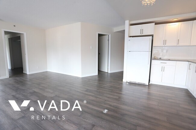 Photo du bâtiment - 1000 Beach 2 Bed Apartment For Rent 504-10...