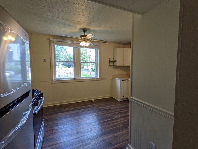 Building Photo - 1201 Schumacher Dr