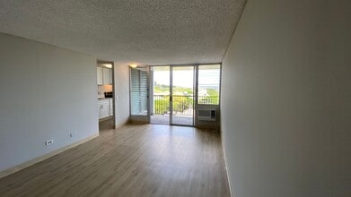 Building Photo - 1541 Dominis St