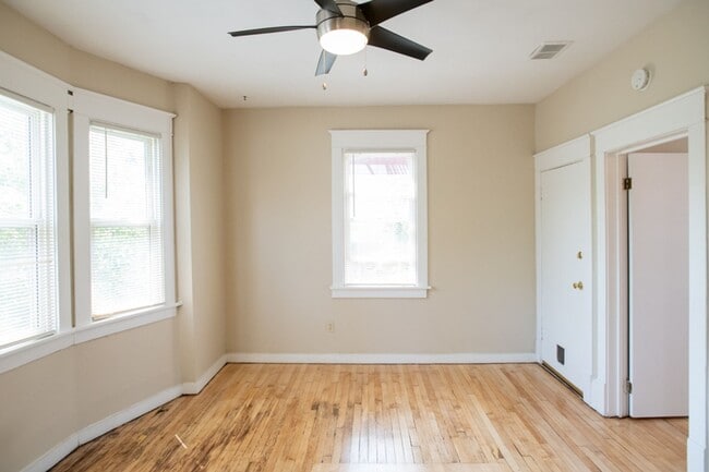 Foto del edificio - 829 E Clarke St