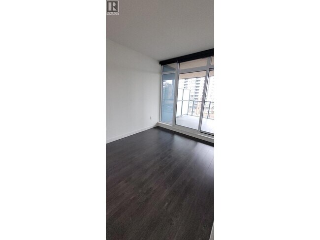 Photo du bâtiment - 4880 Lougheed Hwy.