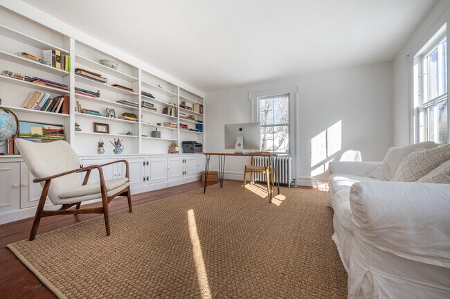Foto del edificio - 292 Great Barrington Rd