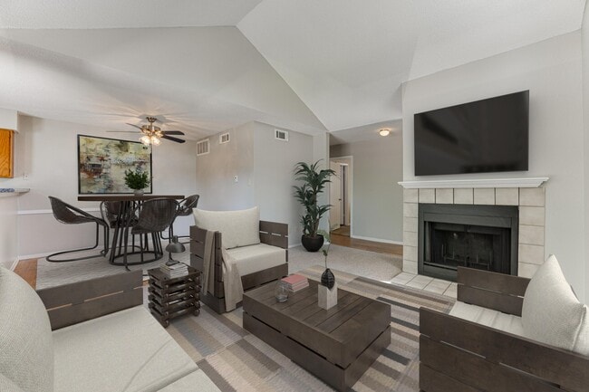 Building Photo - Bardin Oaks